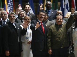 Участники проходящей в Гондурасе Генеральной ассамблеи Организации американских государств единогласно отменили резолюцию 1962 года, по которой Куба была исключена из рядов этой организации