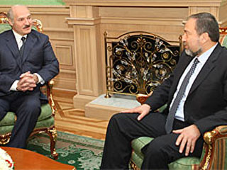 Президент Белоруссии Александр Лукашенко предложил Израилю выступить посредником в нормализации отношений Минска с Западом, и, в первую очередь, с США