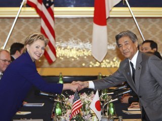 Япония и США выступают за скорейшее принятие "максимально жесткой резолюции" Совета Безопасности ООН, которая включала бы дополнительные санкции в отношении КНДР. Эта позиция была подтверждена главами внешнеполитических ведомств двух стран Хирофуми Накасо
