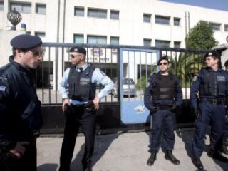 Взрыв прогремел в греческой столице возле отделения налоговой полиции