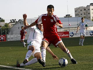 Чеченский футбольный клуб "Терек" провел в субботу на Западном берегу реки Иордан товарищескую встречу со сборной Палестины, которая завершилась ничейным результатом 2:2