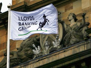 Британский банк сумел расплатиться с властями