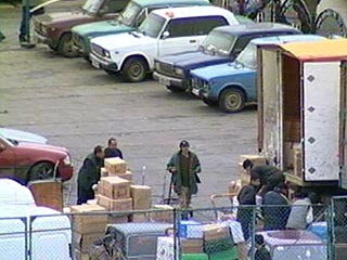 Расследование дела о контрабандном грузе детских товаров на Черкизовском рынке Москвы всплыло из нашумевшего некогда дела о мебельных салонах "Три Кита" и "Гранд"