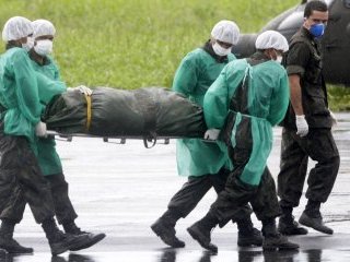 До 41 увеличилось количество тел погибших людей, найденных на месте падения пассажирского самолета авиакомпании Air France в Атлантическом океане