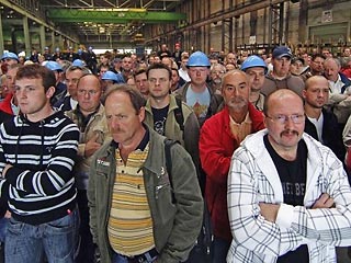 Андрей Бурлаков, мажоритарный акционер судостроительной компании Wadan еще несколько месяцев назад обещал 2500 мужчинам и женщинам, работающим на верфях в Висмаре и Ростоке-Варнемюнде, счастливое будущее