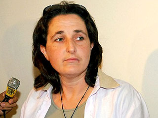 Во вторник 41-летняя Вероника Куржо предстала перед судом присяжных департамента Эндр-и-Луара. Женщину обвиняют в убийстве трех новорожденных детей, которых она тайно родила в 1999, 2002 и 2003 годах,