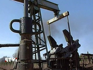 Цена на нефть преодолела отметку 72 доллара за баррель на информации о сокращении коммерческих запасов сырья и нефтепродуктов в США