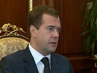 Президент России Дмитрий Медведев призывает отечественные компании-монополисты умерить аппетиты и во время кризиса снизить рост тарифов и урезать свои доходы