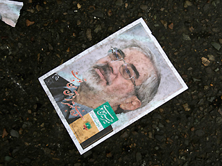 Мир Хоссейн Мусави, основной соперник действующего президента Ирана Махмуда Ахмади Нежада на  президентских выборах, прошедших в стране в пятницу, арестован