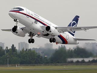 Венгерская авиакомпания Malev и SuperJet International - совместное предприятие итальянской Alenia и компании "Сухой" - подписали соглашение о намерениях приобрести 30 самолетов Sukhoi Superjet-100 (SSJ-100)