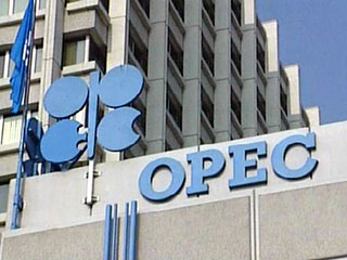 В мае, второй месяц подряд, ОПЕК увеличивала добычу нефти вопреки квотам, установленным картелем