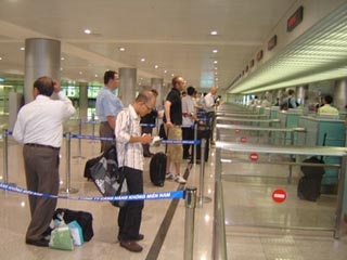 Установленные в аэропортах тепловизоры не всегда позволяют выявить пассажиров, больных свиным гриппом: порой люди сознательно обманывают детекторы, принимая жаропонижающие средства