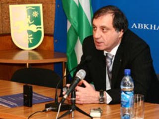 Глава МИД Абхазии Сергей Шамба заявил, что позиция Патриарха всея Грузии Илии II в отношении республики делает невозможным его посещение абхазской территории