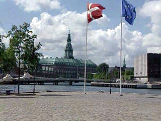 Городские власти Копенгагена намерены открыть сеть кафе в столице Дании, где будут легально продаваться марихуана и гашиш - как в Нидерландах