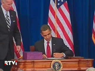 Президент США Барак Обама в понедельник подписал новый антитабачный закон, чтобы, по его словам, защитить детей и подростков от этой 