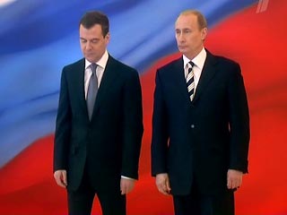 Россияне довольны Медведевым и Путиным, но все равно уверены, что страной правят олигархи