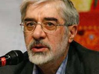 Министерство внутренних дел Ирана потребовало от лидера движения реформаторов Мир Хосейна Мусави "уважать закон и итоги народного волеизъявления"