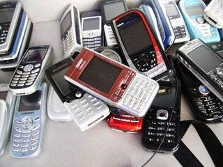 ФТС изменила правила проверки ввозимых в Россию мобильных телефонов