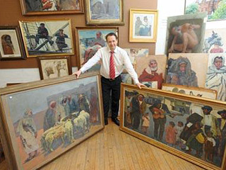 Разбираясь на чердаке собственного дома, британец обнаружил собрание картин стоимостью 100 тысяч фунтов стерлингов