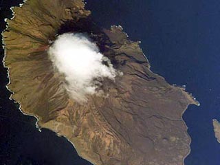 Остров Матуа входит в состав Большой Курильской гряды