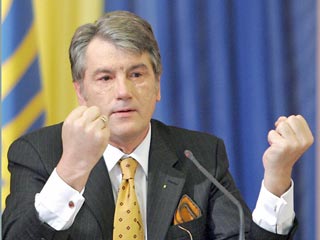Президент Украины Виктор Ющенко в своем поздравлении гражданам по случаю Дня Конституции высказался за внесение изменений в Основной закон страны до президентских выборов