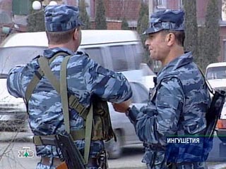 В центре Назрани у ворот гаража правительства Ингушетии обнаружено самодельное взрывное устройство