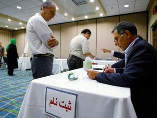 В Иране начался частичный пересчет голосов избирателей, принявших участие в президентских выборах 12 июня. По решению высшего законодательного органа Ирана - Совета стражей конституции, будет пересчитано всего 10% бюллетеней, выбранных наугад