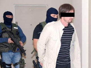 Борис А., чеченец по национальности, был задержан польскими полицейскими под Варшавой в октябре 2008 года. Тогда сообщалось, что он проживает в Польше по фальшивому паспорту