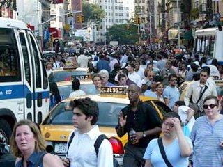 Численность населения Нью-Йорка, крупнейшего города Соединенных Штатов, увеличилась к июлю этого года до 8,36 млн человек