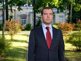 Медведев хочет улучшить отношения с США и ближе познакомить Обаму с Россией