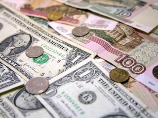 Доллар вырос почти на 17 копеек, евро подрос на 5