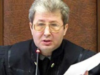Бывший судья Владимир Букреев, который рассматривал дело Юрия Буданова, признан виновным в мошенничестве