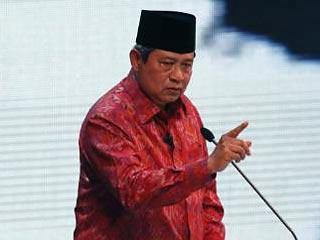 В преддверии президентских выборов в Индонезии действующий глава этого государства Сусило Бамбанг Юдхойоно обвинил своих конкурентов в использовании против него черной магии