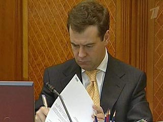 Президент РФ Дмитрий Медведев помиловал 15 человек, осужденных за нетяжкие преступления