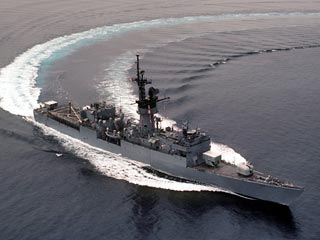 Тайваньский военный корабль развалился в море и в течение 15 часов сидел на мели около восточного побережья острова. Инцидент произошел 19 июня 2009 года