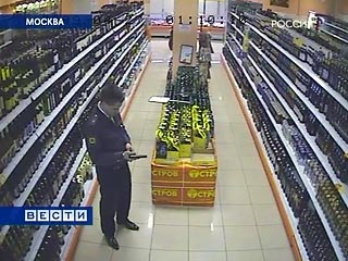 Бывший начальник ОВД "Царицыно" майор милиции Денис Евсюков, устроивший в апреле стрельбу в московском супермаркете, не будет, как ожидалось, доставлен в среду на заседание суда 