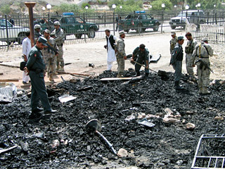 По меньшей мере 25 человек погибли в четверг в результате мощного взрыва в Логаре - центральной провинции Афганистана
