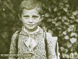 Фильм содержит уникальные хроникальные материалы о детстве и отрочестве Йозефа Ратцингера в нацистской Германии