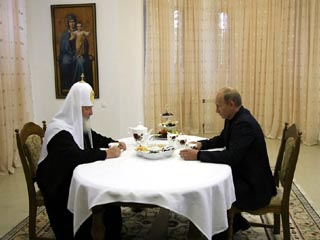 На острове Валаам Патриарх Кирилл встретился с Владимиром Путиным