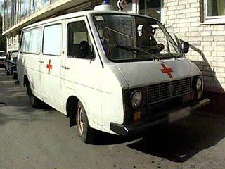 Восемь отдыхавших в Крыму студентов из России пострадали при столкновении микроавтобуса, в котором они ехали, с прицепом, отцепившимся от встречного автомобиля