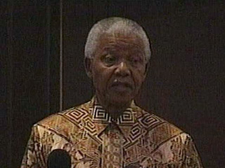 Экс-президент ЮАР Нельсон Мандела предпринял отчаянную попытку предотвратить выставку в Лондонской галерее, которая, как утверждает политик, выставила фальшивки под видом его тюремных эскизов