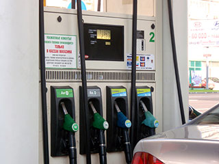 Розничные цены на бензин непрерывно растут на протяжении последних шести недель