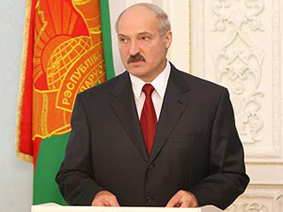 Белорусские лидер Александр Лукашенко не приедет в Москву на скачки на Приз президента России, на которые традиционно приглашены главы всех стран СНГ