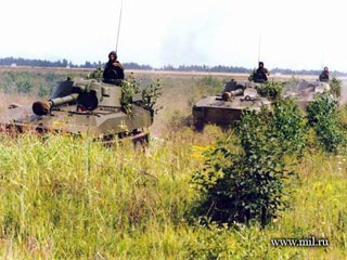 Военные учения в Забайкалье: федеральная трасса встала в пробке из-за танков