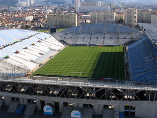 На стадионе Velodrome в Марселе обрушилась сцена, которую установили для концерта американской поп-звезды Мадонны