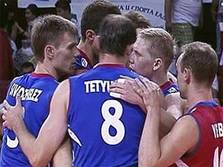 Мужская сборная России по волейболу пробилась в финальный этап Мировой лиги благодаря победе над болгарами и осечке итальянцев в Китае