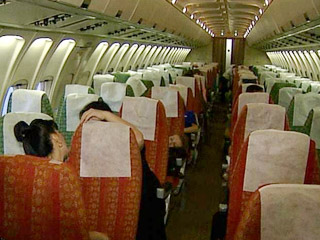 Пассажир самолета, летевшего из Новосибирска в Ереван, пытался покончить жизнь самоубийством