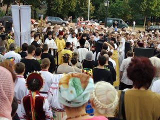 Украинский патриархат провел крестный ход в честь Крещения Киевской Руси под националистическими лозунгами