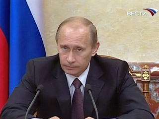 На заседании правительства, посвященном основным характеристикам бюджета на 2010-2012 годы, премьер-министр Владимир Путин заявил, что правительство РФ внесет в Госдуму детально распланированный бюджет на 2010 год, в бюджете на 2011-2012 годы будут опреде