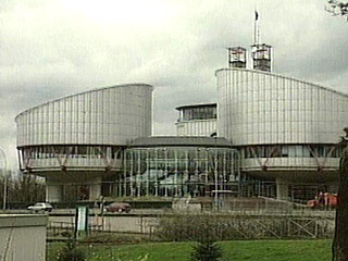 Европейский суд по правам человека обязал Россию выплатить 75 тысяч долларов калининградским портовым рабочим - членам профсоюза докеров
